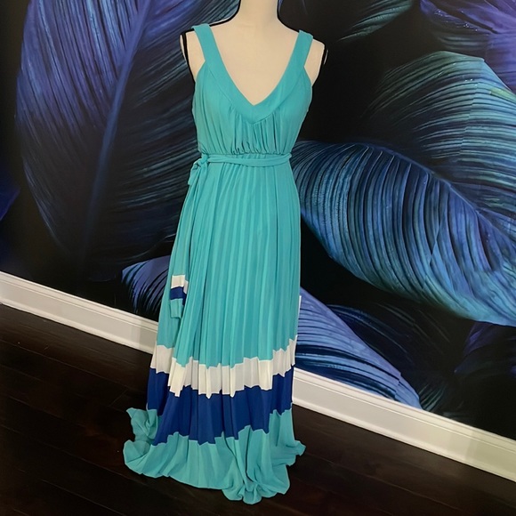 Warm Weather Maxi Dress - Picture 5 of 5